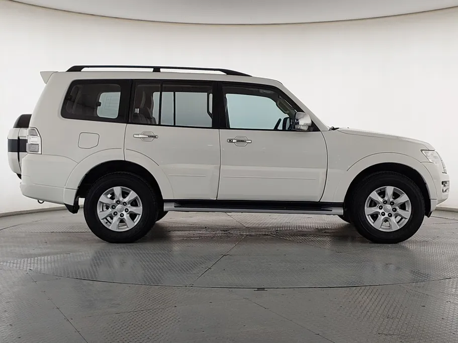 2018 Mitsubishi Pajero GLS 5Doors 