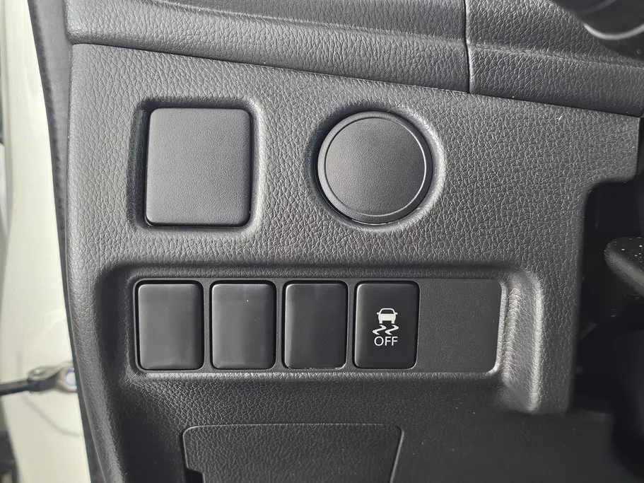 2023 Mitsubishi L200 DC 4x2 