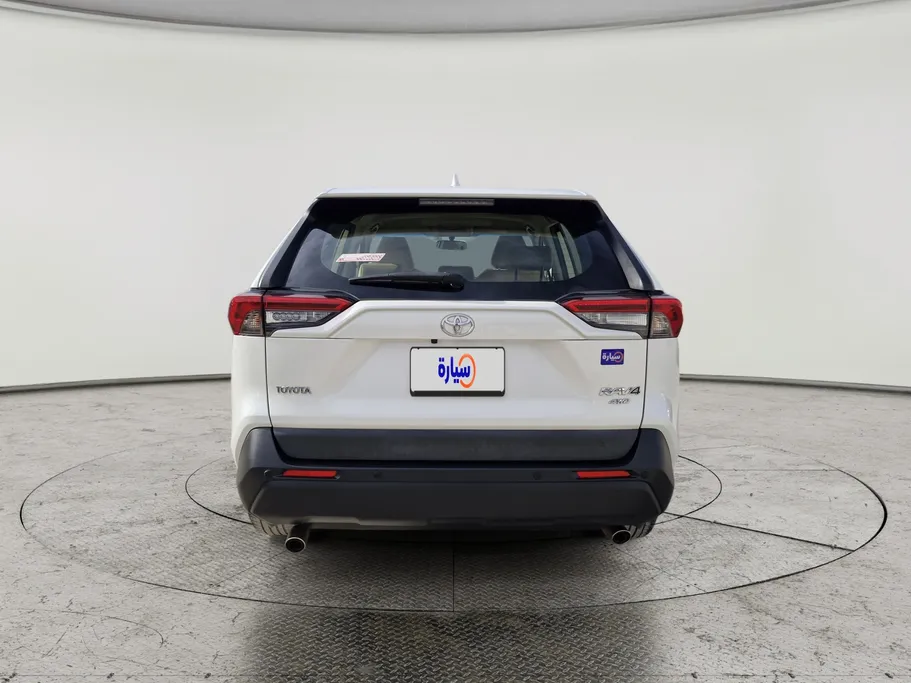 تويوتا راف فور LE 2022 