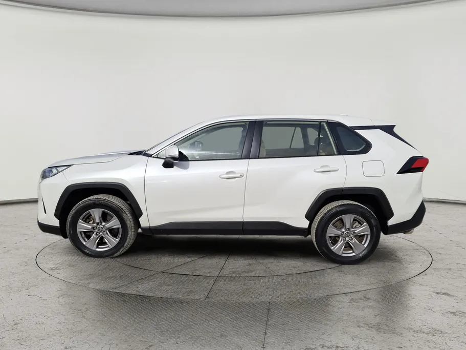 تويوتا راف فور LE 2022 