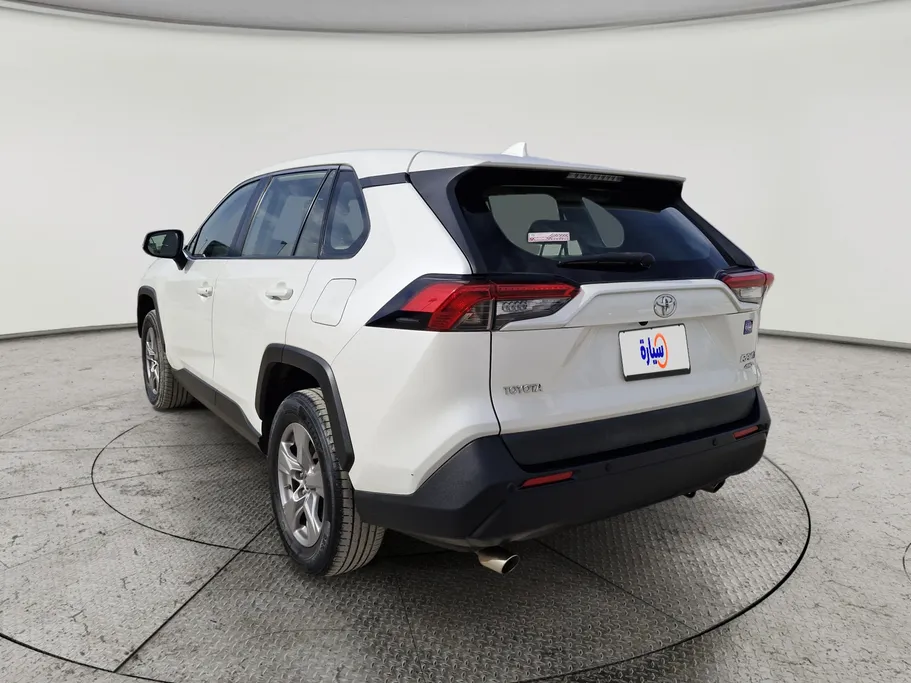 تويوتا راف فور LE 2022 