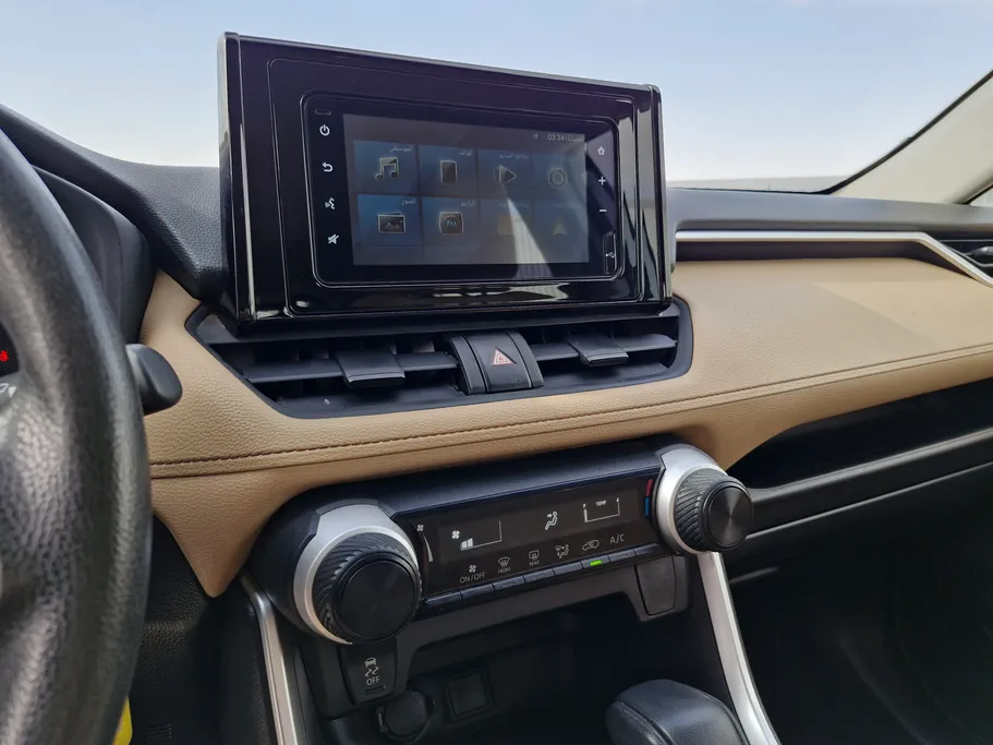 تويوتا راف فور LE 2022 