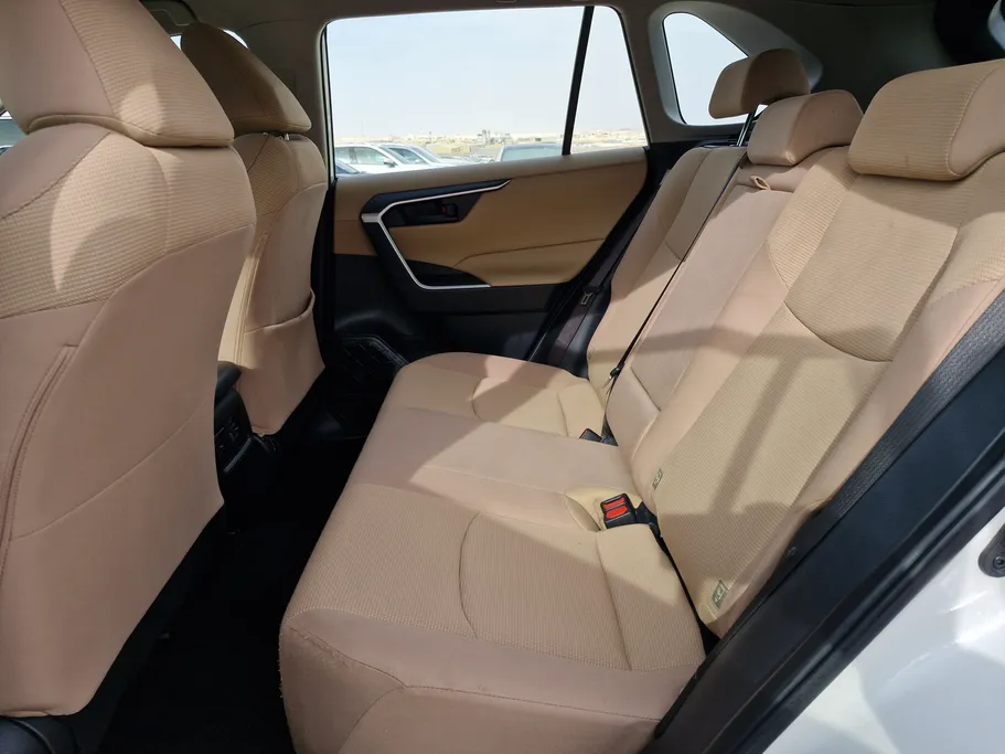 تويوتا راف فور LE 2022 