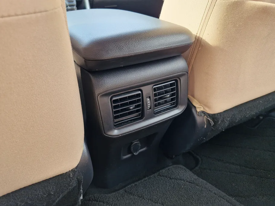 تويوتا راف فور LE 2022 