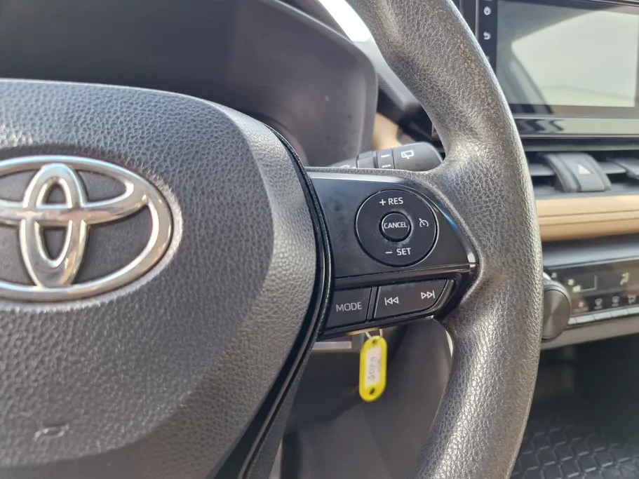 تويوتا راف فور LE 2022 