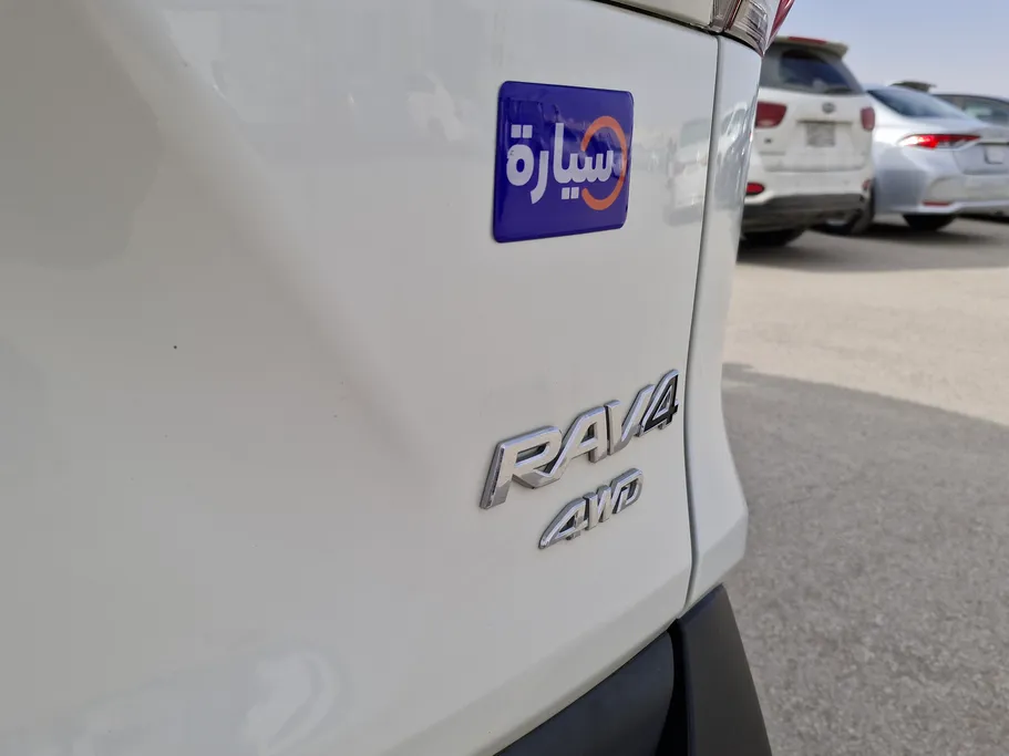 تويوتا راف فور LE 2022 