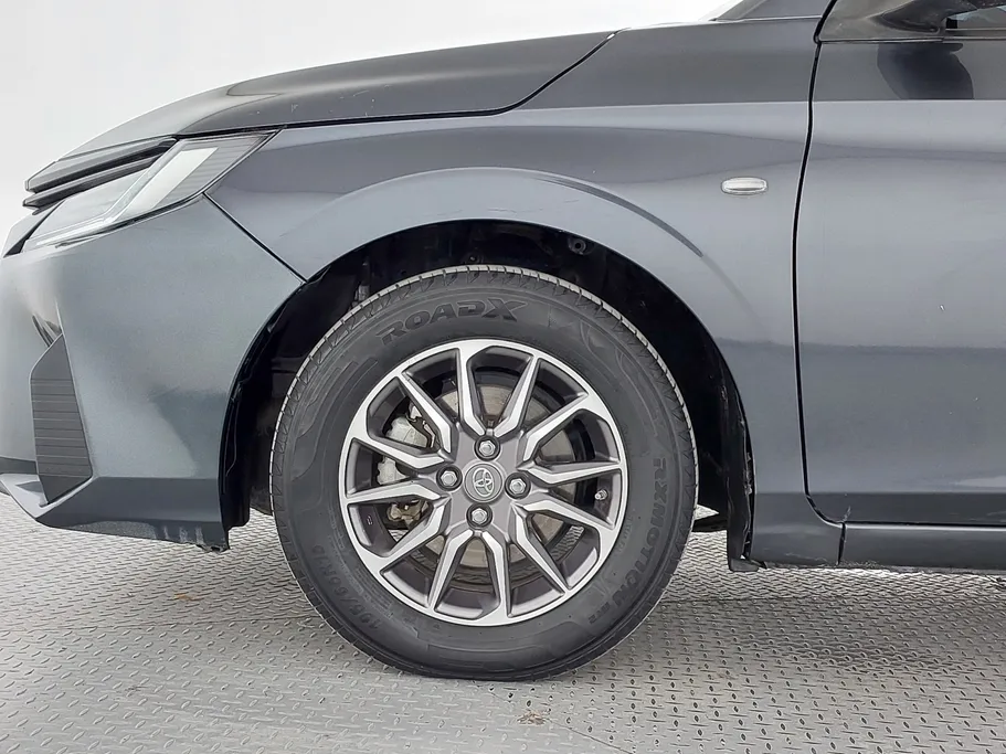 2023 Toyota Yaris  Y 