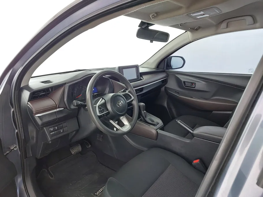 2023 Toyota Yaris  Y 