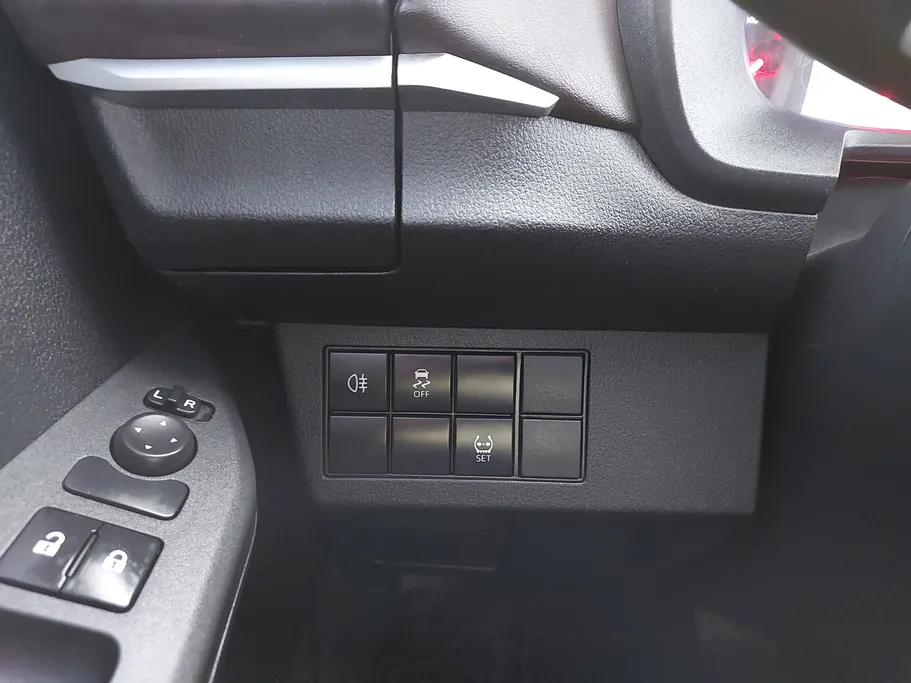 2023 Toyota Yaris  Y 