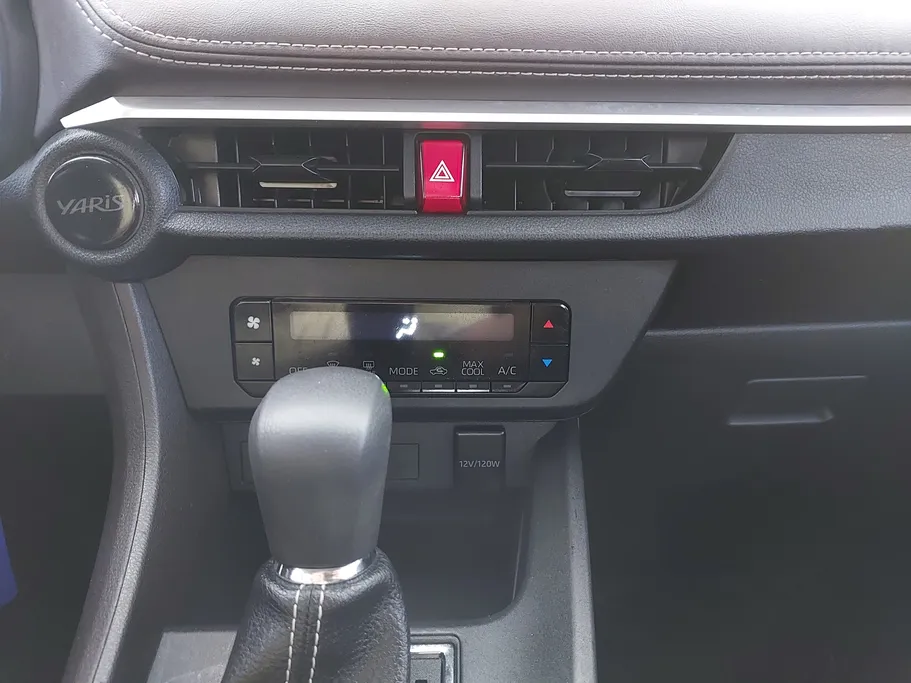 2023 Toyota Yaris  Y 