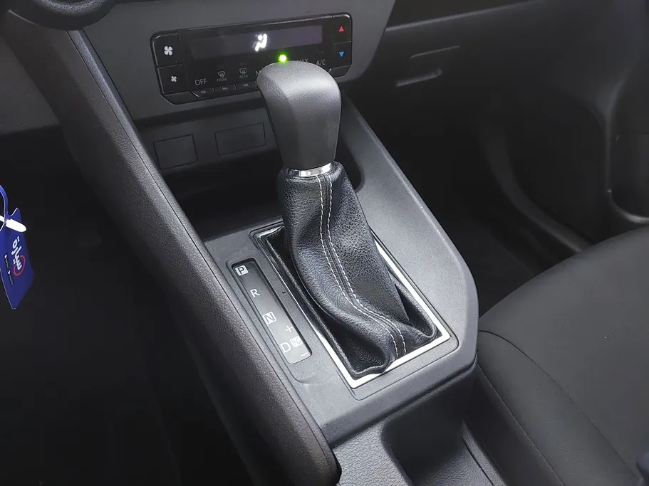 2023 Toyota Yaris  Y 