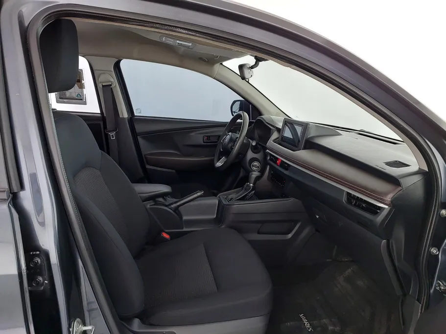 2023 Toyota Yaris  Y 