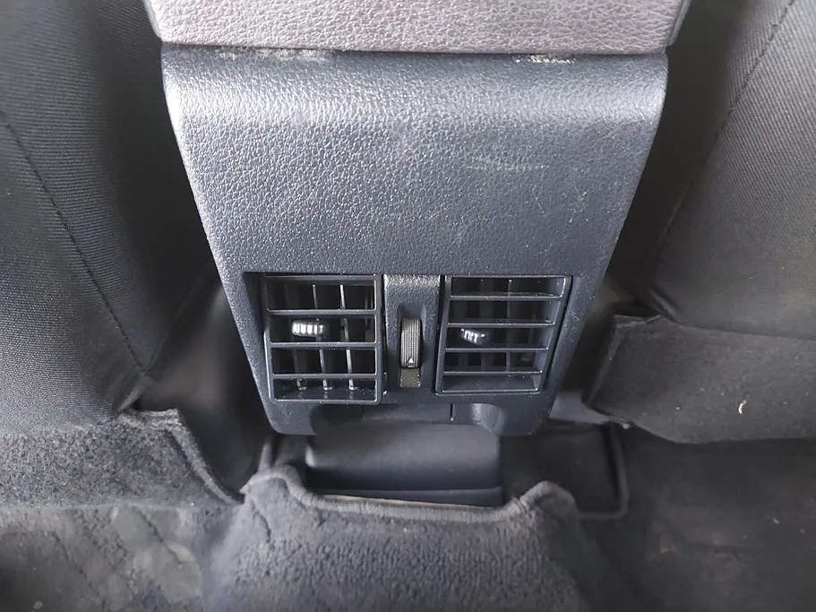 2023 Toyota Yaris  Y 