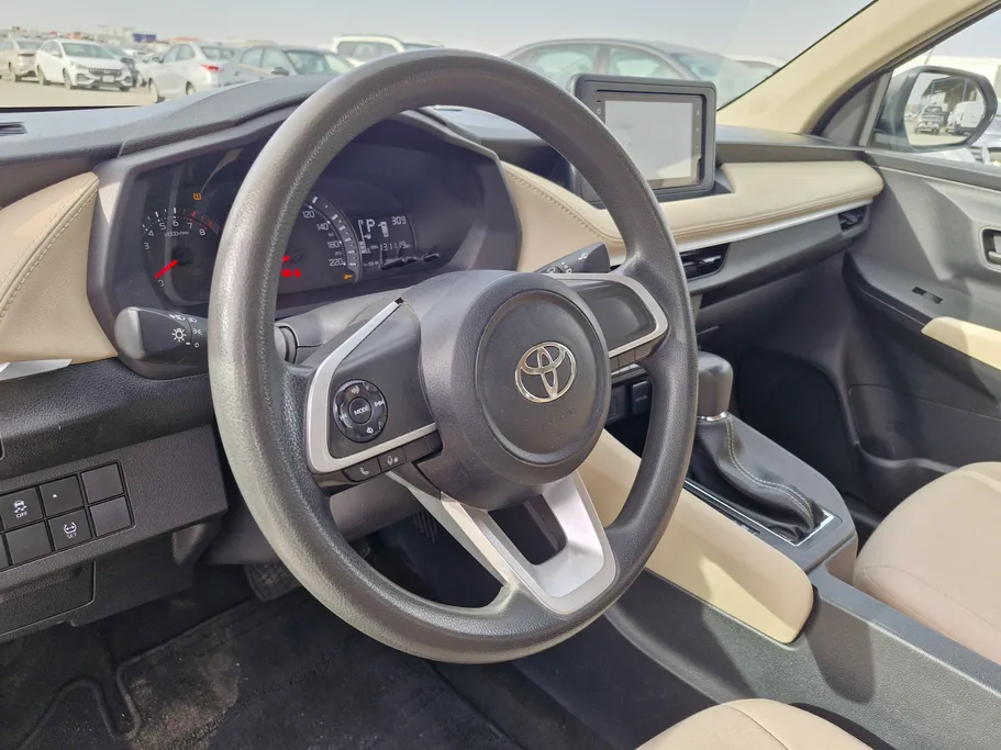 تويوتا يارس Y 2023 