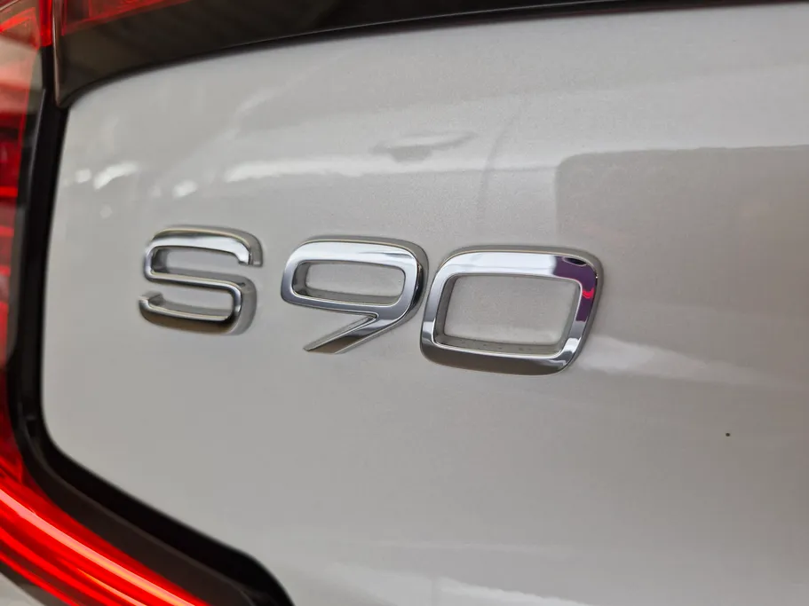 2024 Volvo S90  