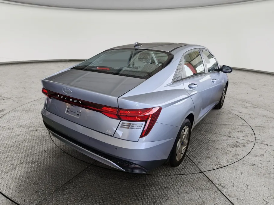 2024 Hyundai Accent Smart 