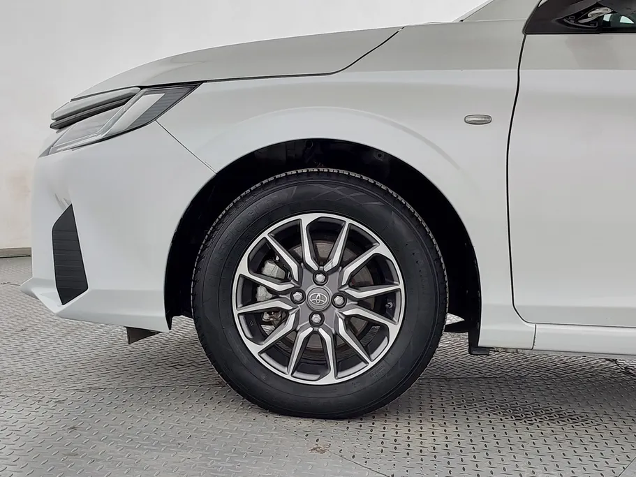 2024 Toyota Yaris  Y 