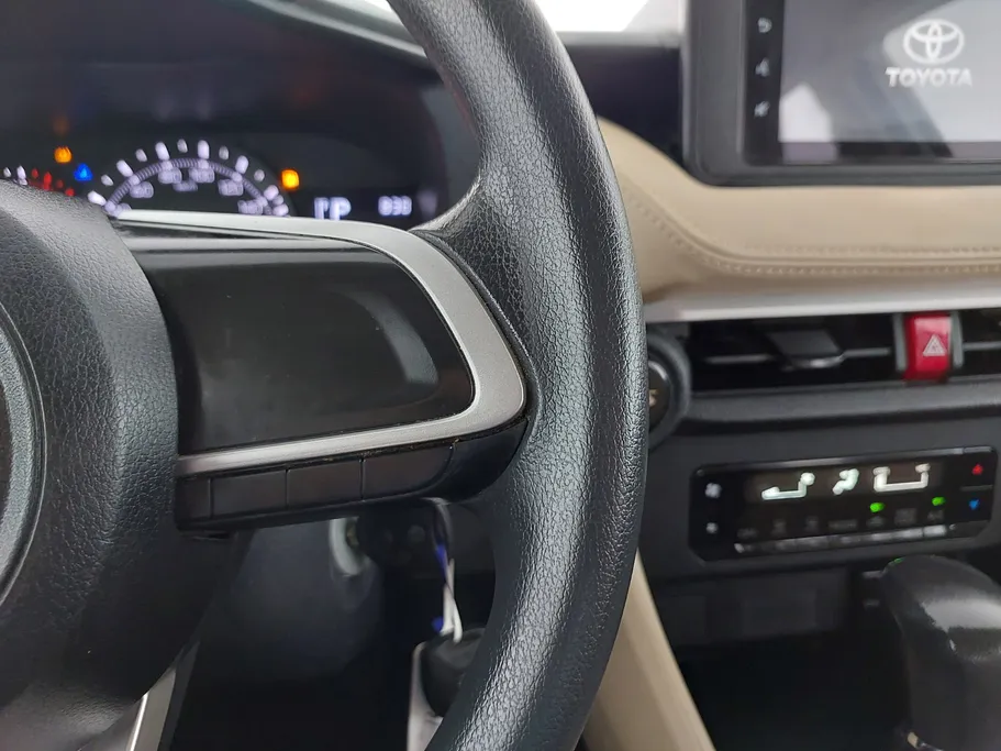 2024 Toyota Yaris  Y 