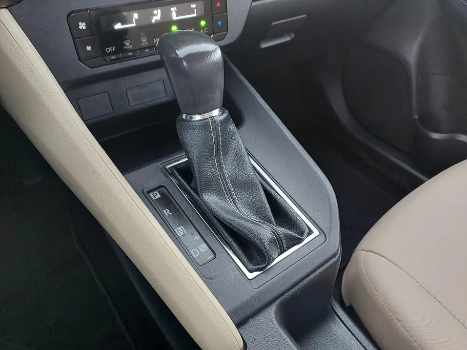 2024 Toyota Yaris  Y 