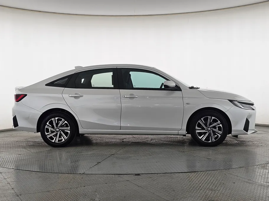 تويوتا يارس Y Plus 2024 