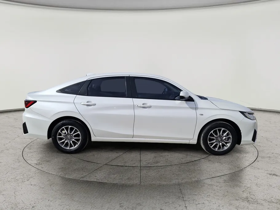 تويوتا يارس Y 2023 