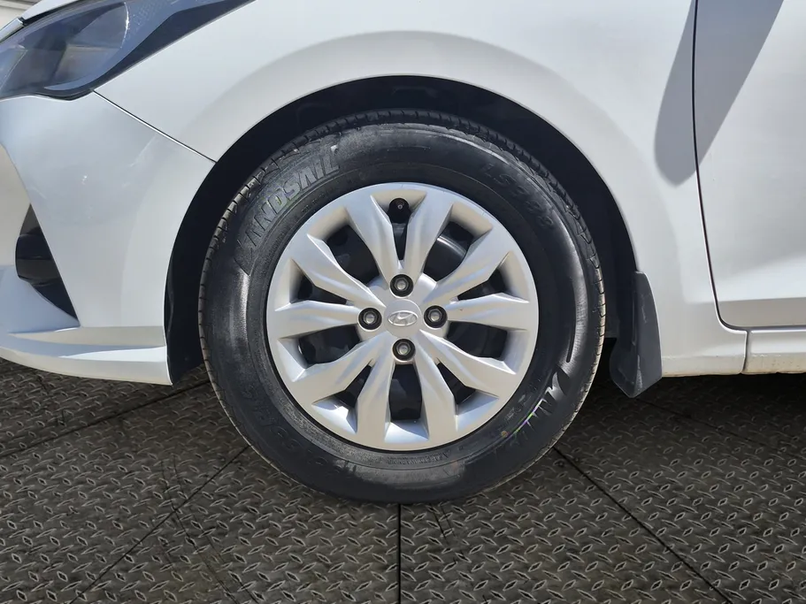 هيونداي اكسنت سمارت 2023 