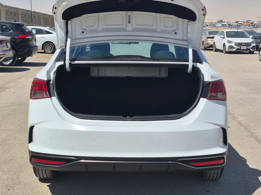 هيونداي اكسنت سمارت 2023 