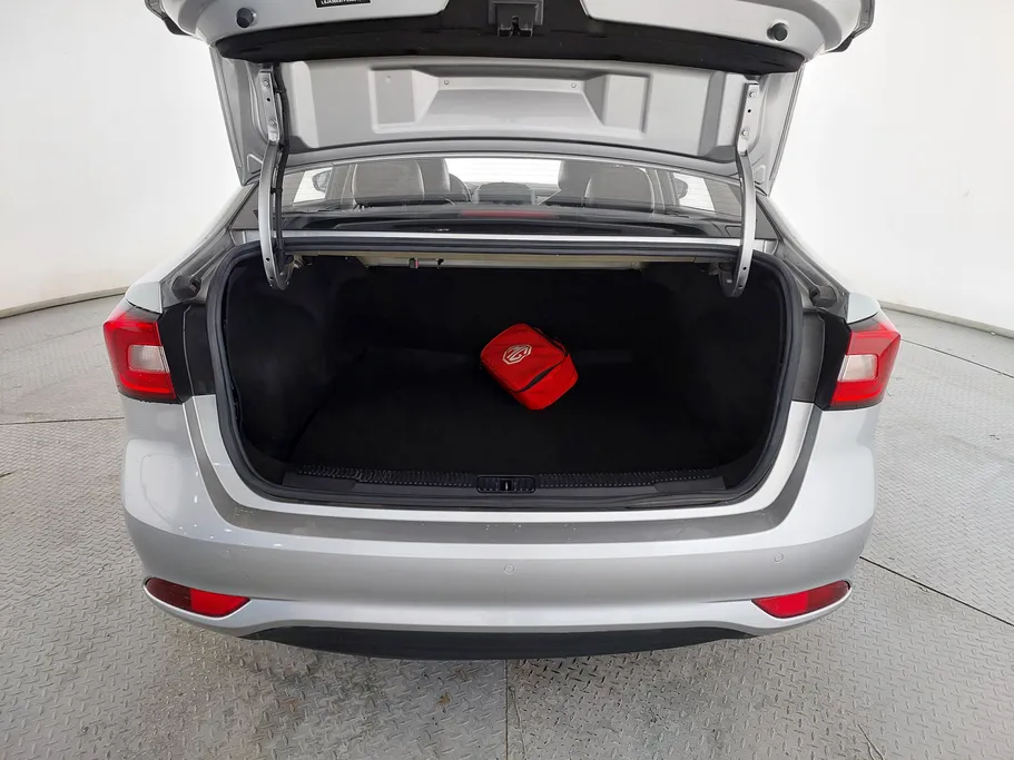 ام جي 5 LUX 2023 