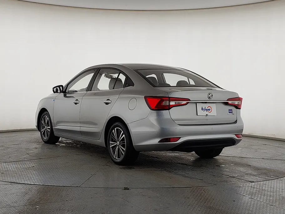 ام جي 5 LUX 2023 