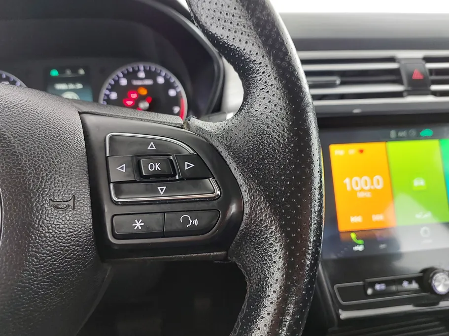 ام جي 5 LUX 2023 