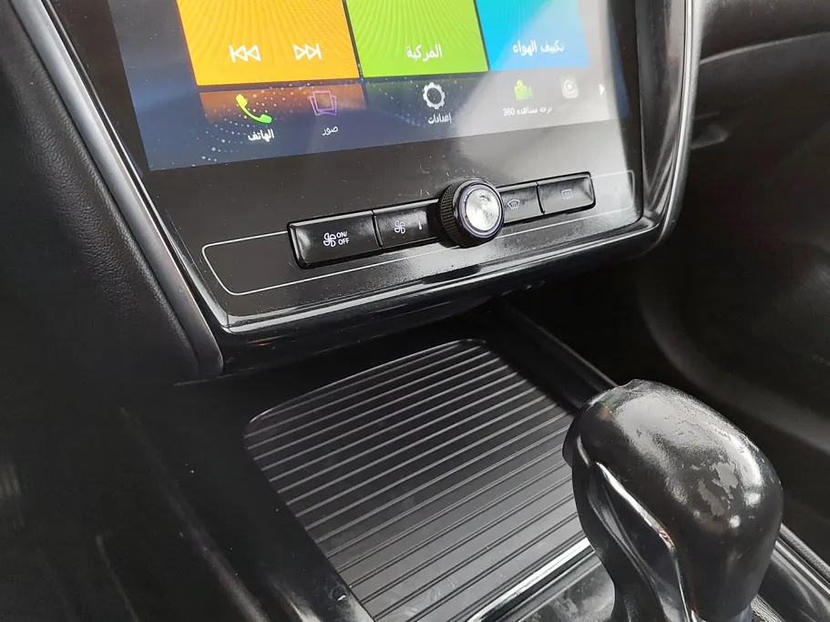 ام جي 5 LUX 2023 