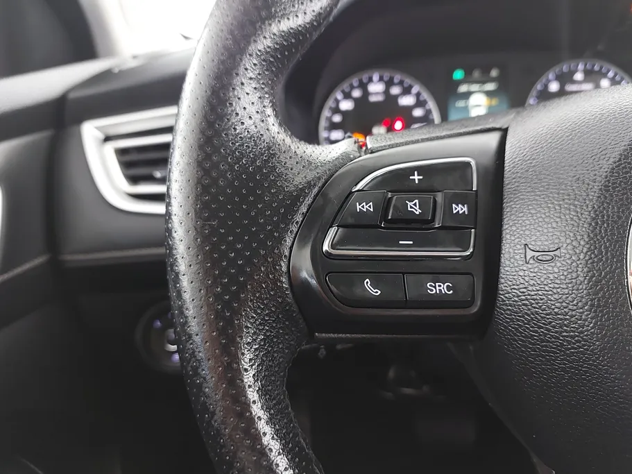 ام جي 5 LUX 2023 