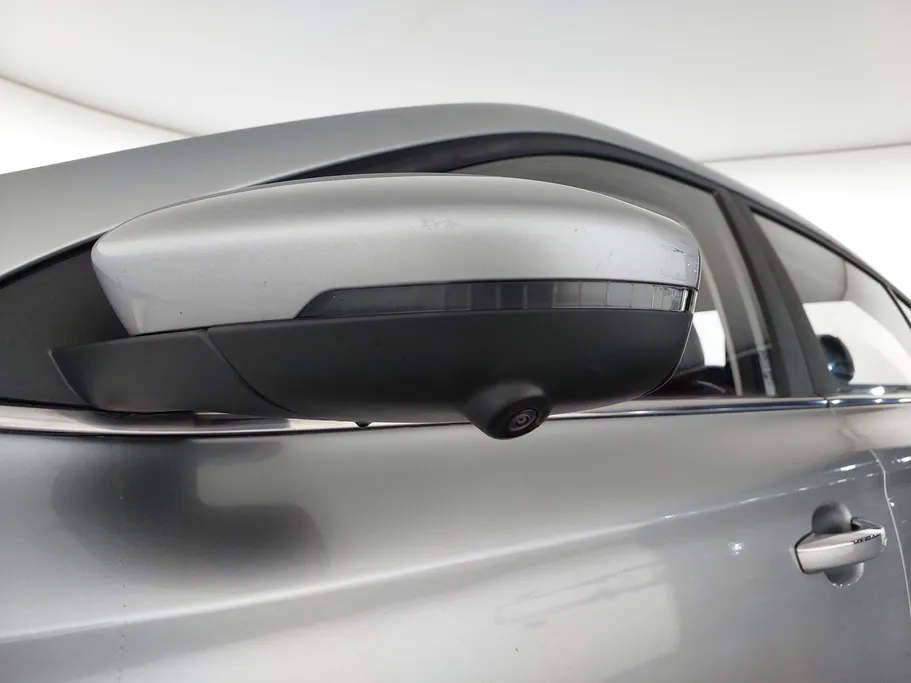 ام جي 5 LUX 2023 