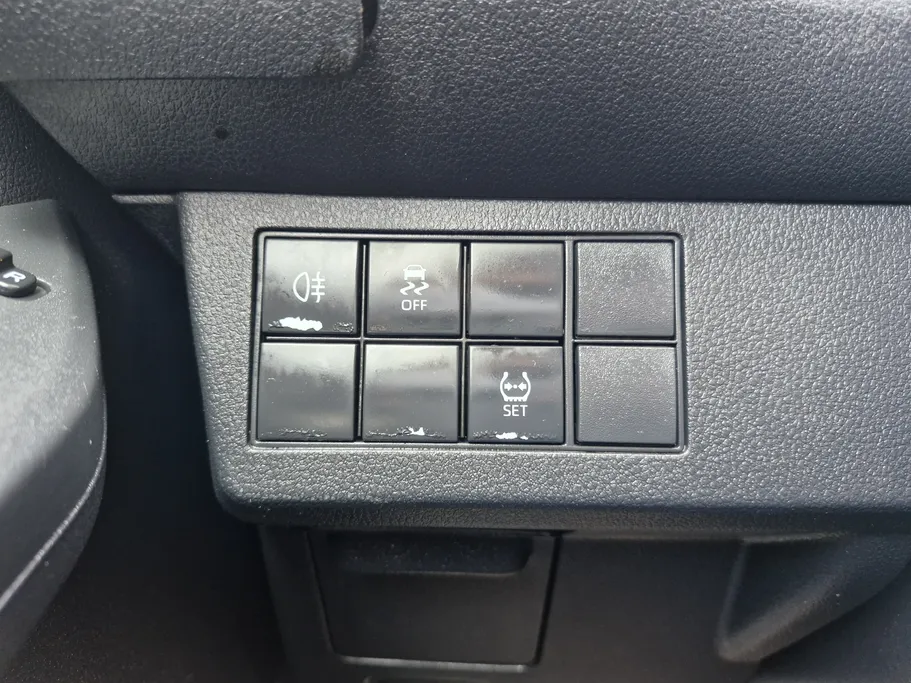 تويوتا يارس Y 2023 