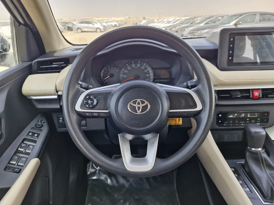 تويوتا يارس Y 2023 