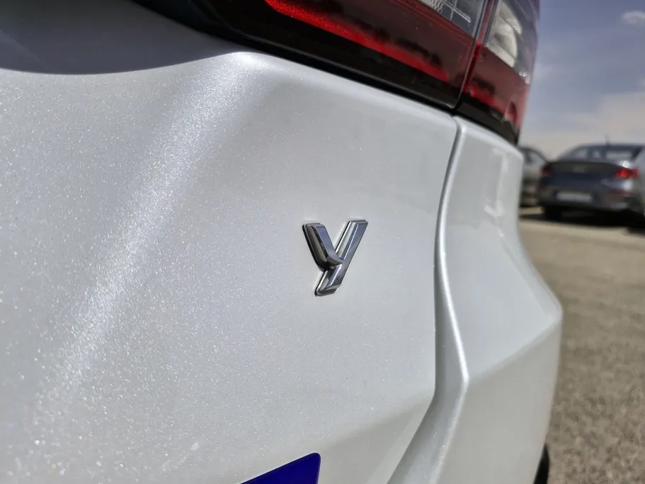 تويوتا يارس Y 2023 