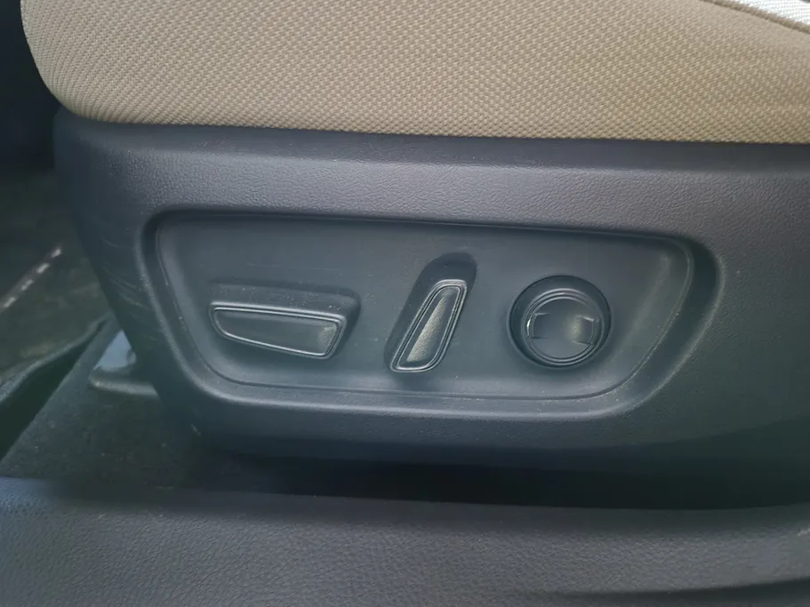 2025 Toyota Camry  LE 