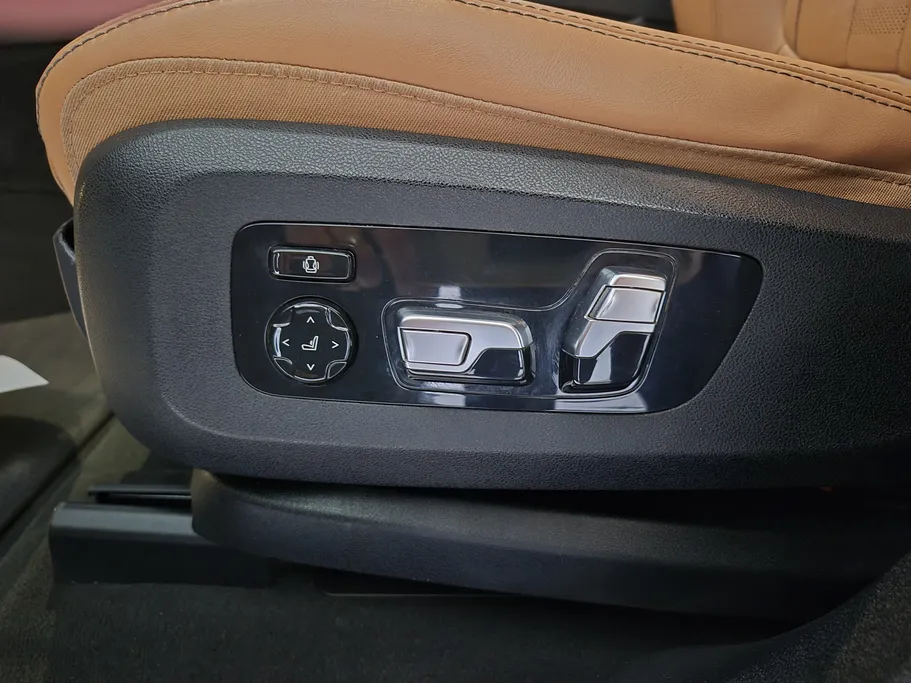 2023 BMW X Series 6 xDrive 40i 