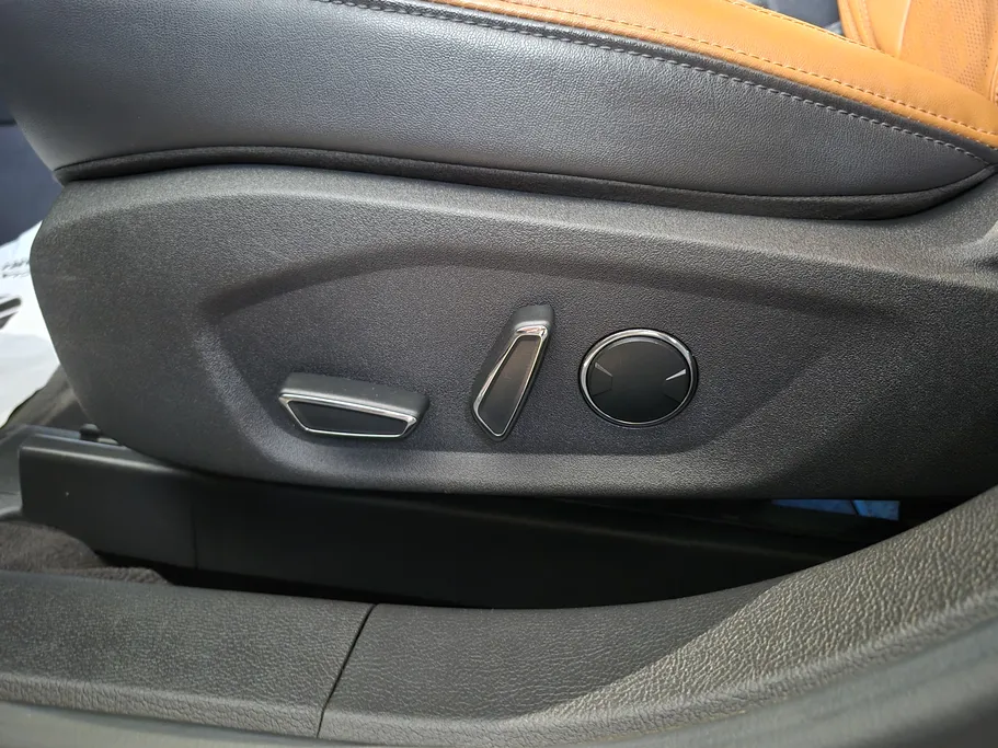 فورد تورس تيتانيوم 2022 