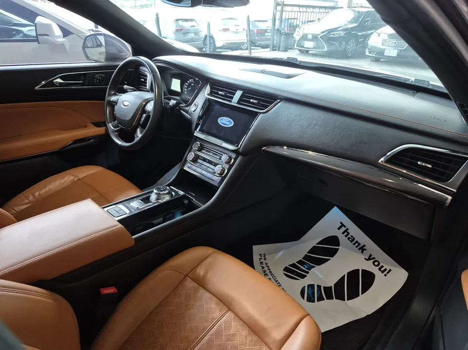 فورد تورس تيتانيوم 2022 