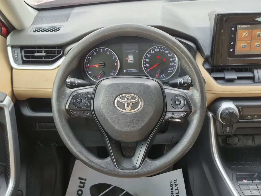 2022 Toyota RAV4 LE 