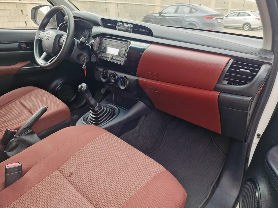 2022 Toyota Hilux DC 4x2 Diesel 