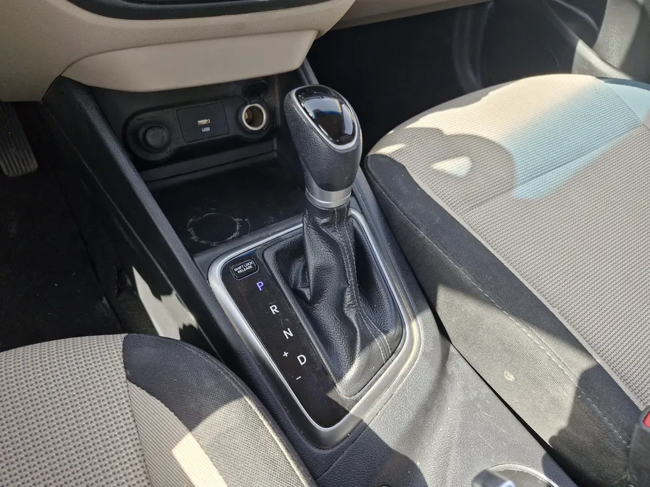 هيونداي اكسنت سمارت 2023 