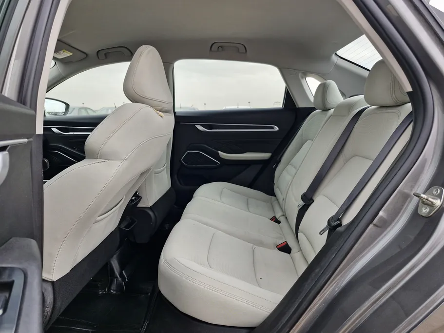 جيلي امجراند GS 2024 