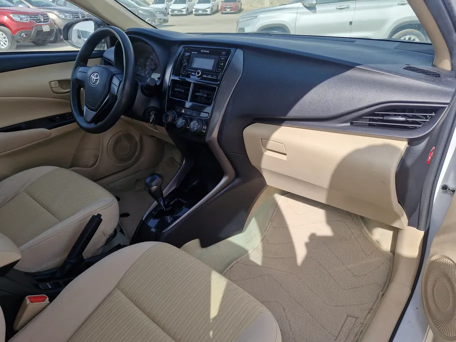 تويوتا يارس Y 2022 