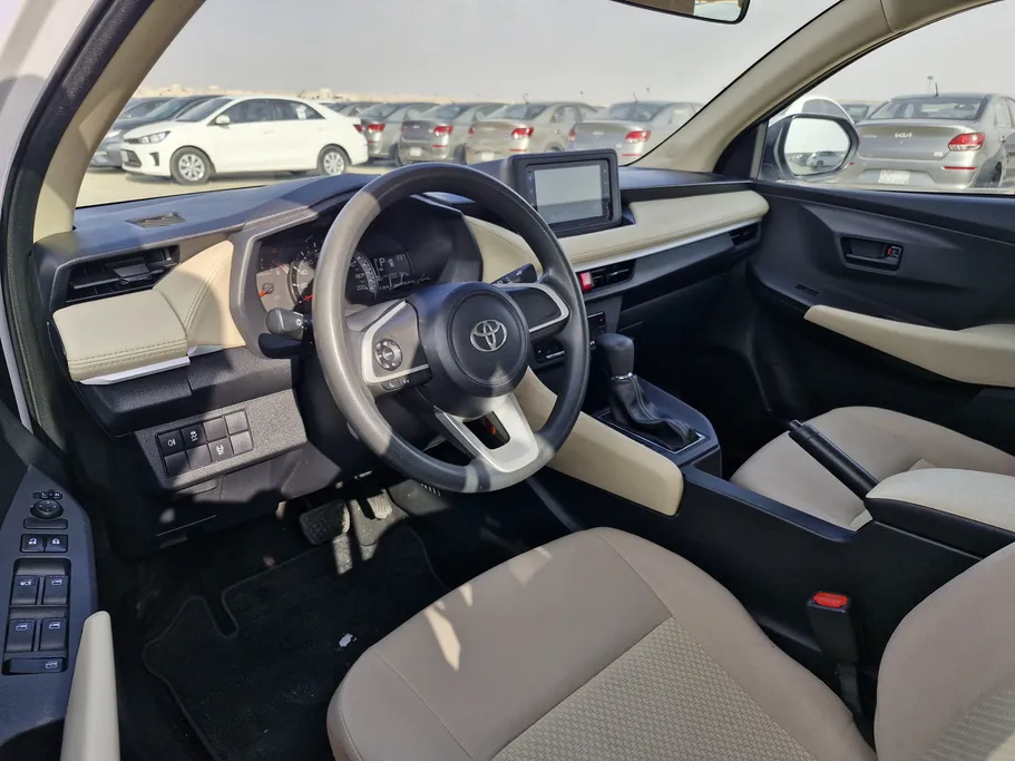 2023 Toyota Yaris  Y 