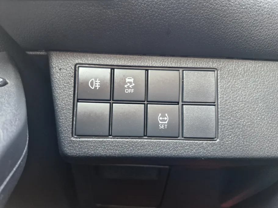 2023 Toyota Yaris  Y 