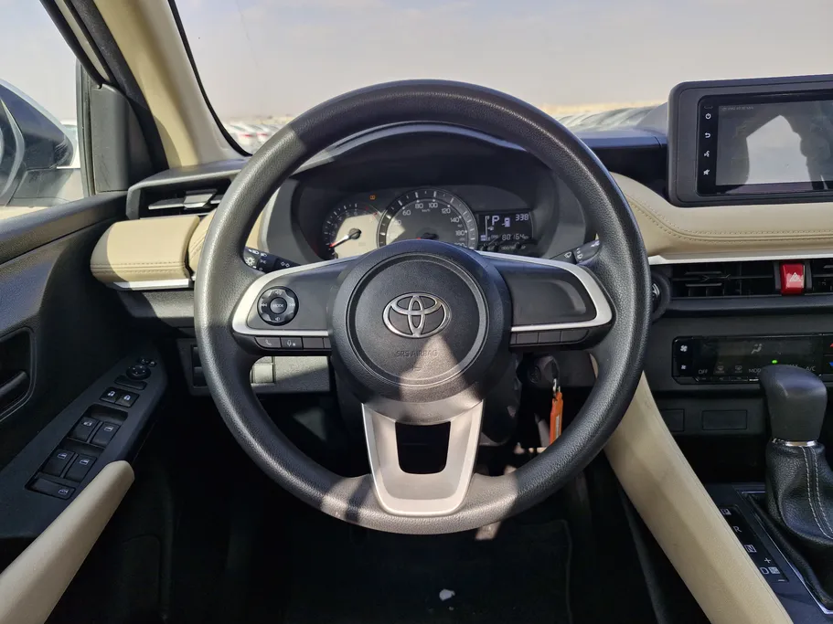 2023 Toyota Yaris  Y 