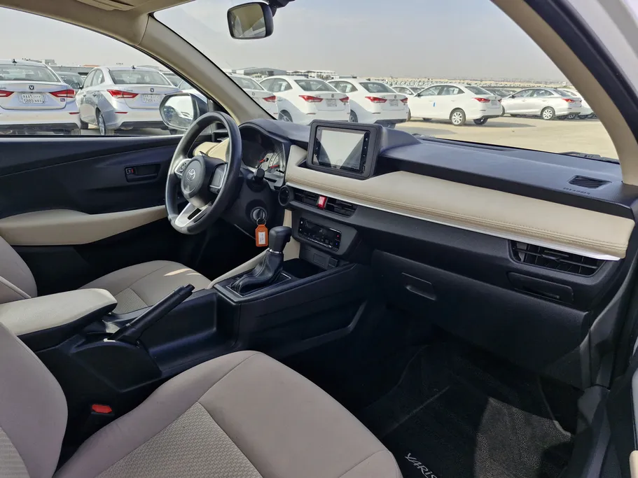 2023 Toyota Yaris  Y 