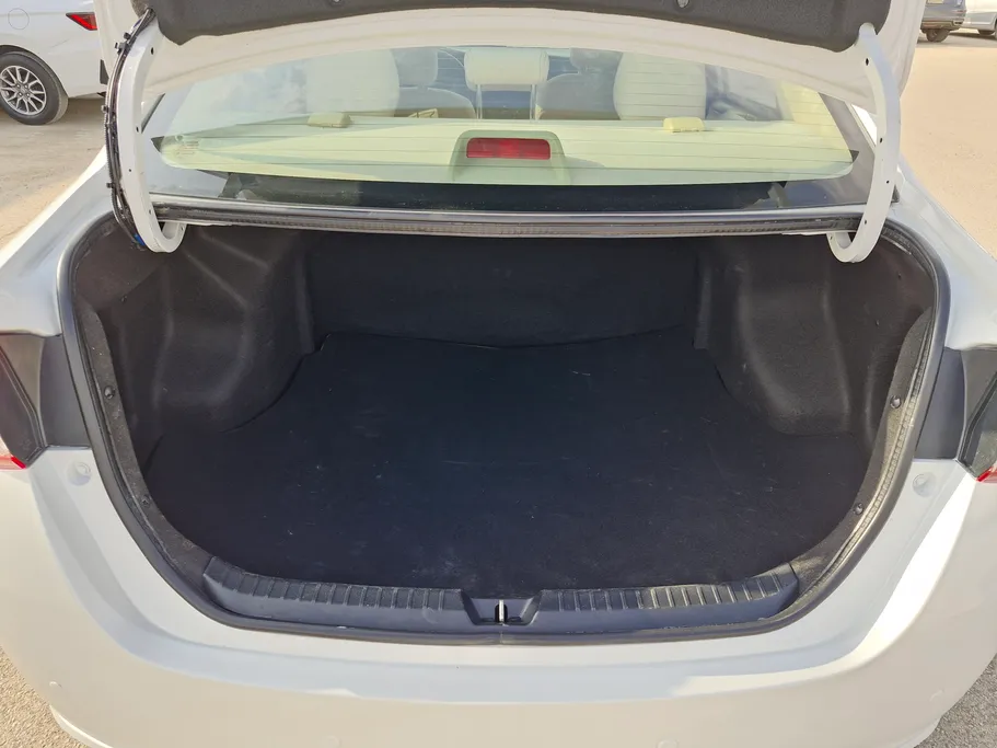 2022 Toyota Yaris  Y 